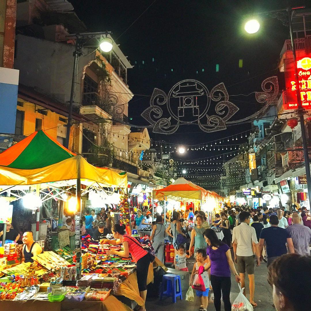 things to do in hanoi at night